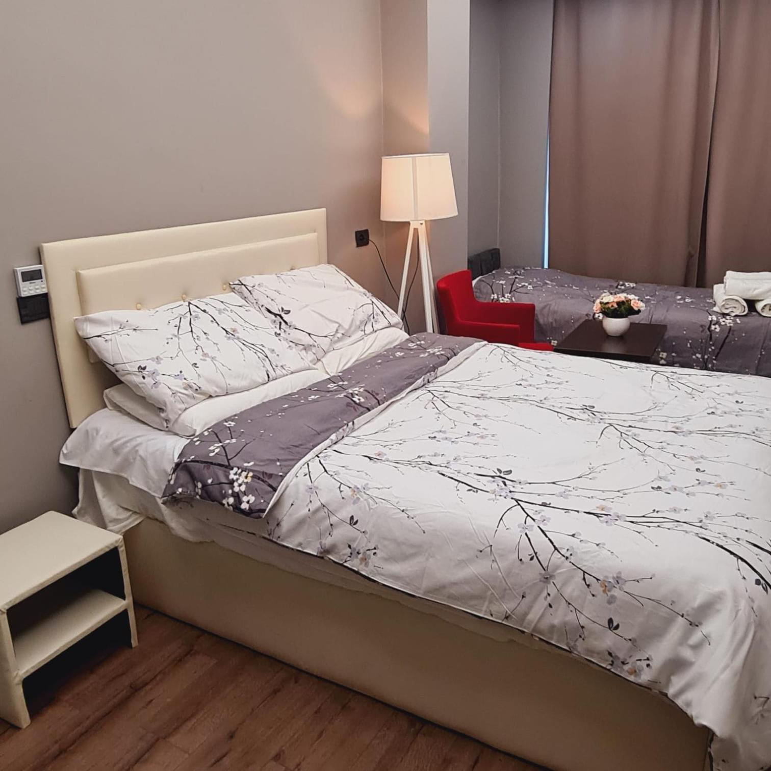 Driti Central Hotel Тирана Экстерьер фото