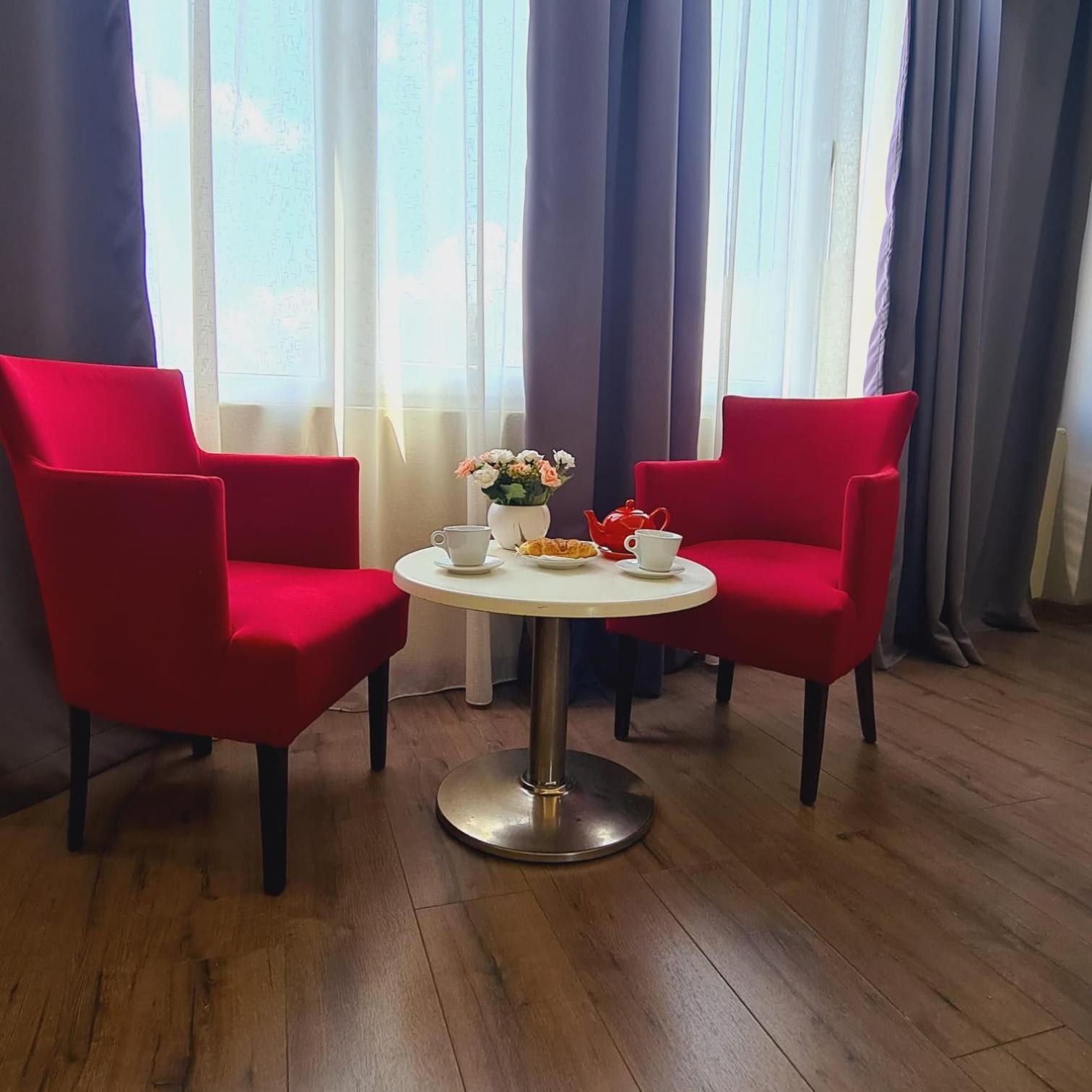 Driti Central Hotel Тирана Экстерьер фото