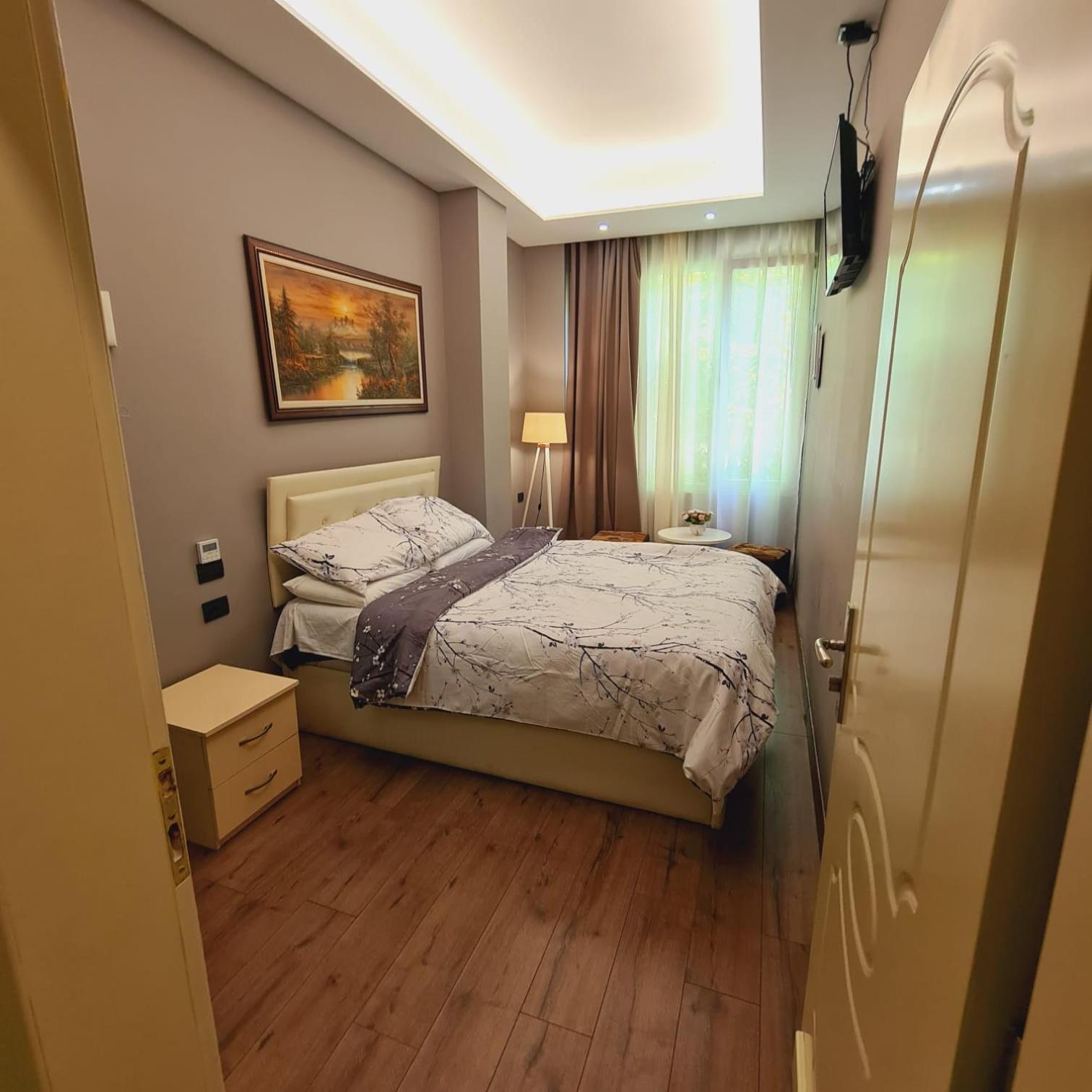 Driti Central Hotel Тирана Экстерьер фото