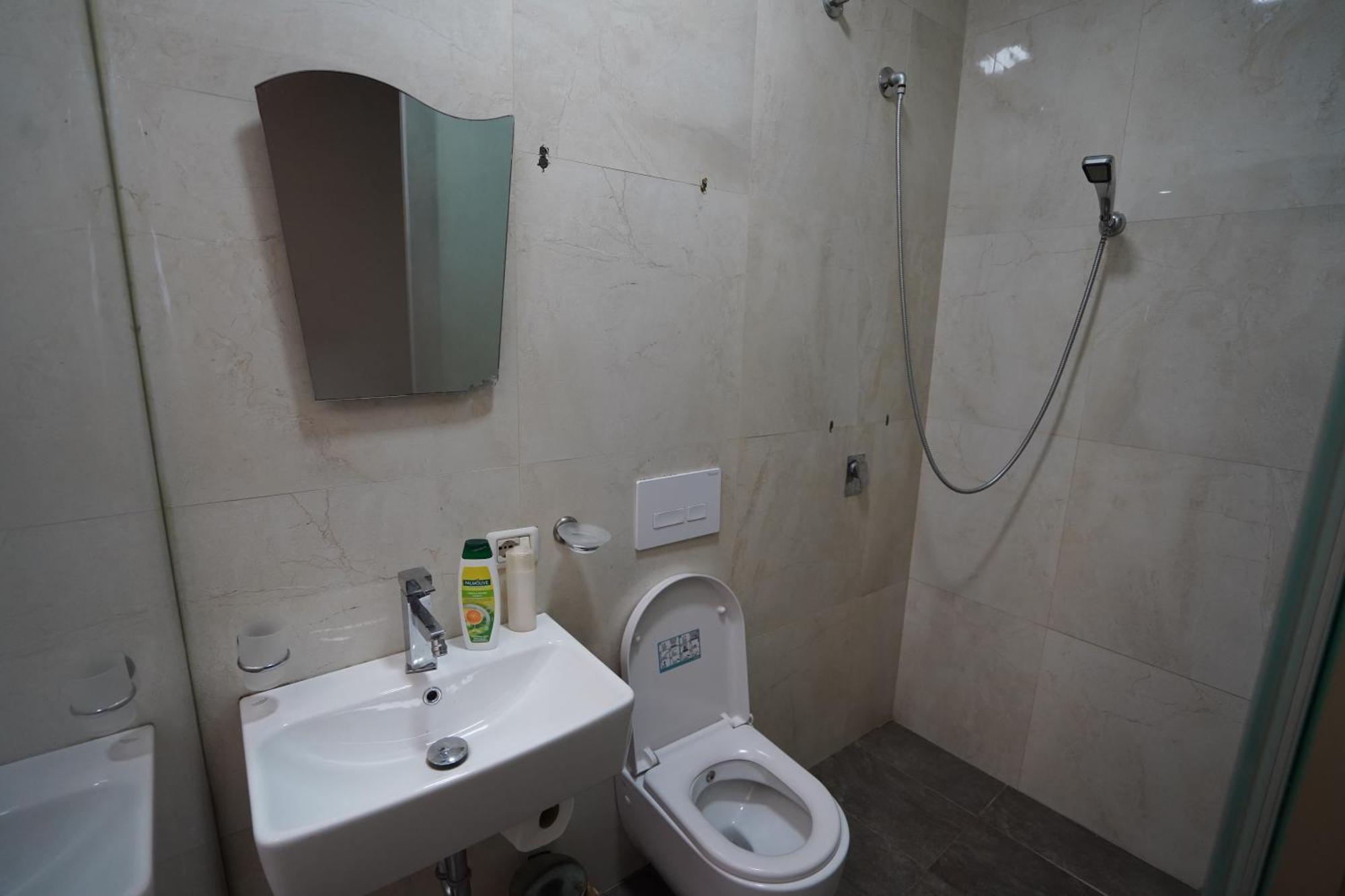 Driti Central Hotel Тирана Экстерьер фото